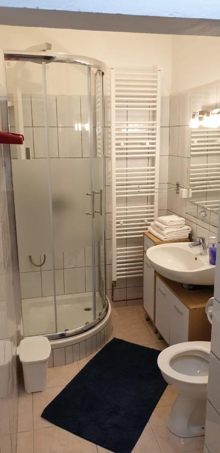 Apartments And Rooms Ivana Đảo Krk Ngoại thất bức ảnh