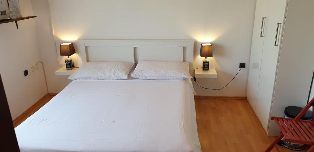 Apartments And Rooms Ivana Đảo Krk Ngoại thất bức ảnh