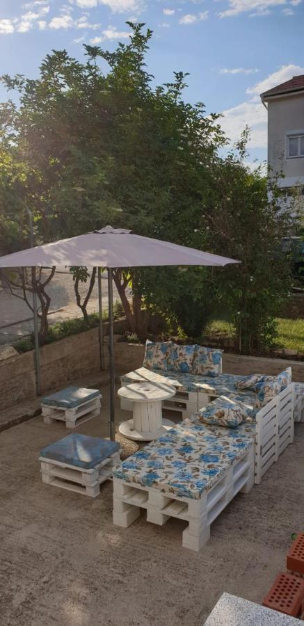 Apartments And Rooms Ivana Đảo Krk Ngoại thất bức ảnh