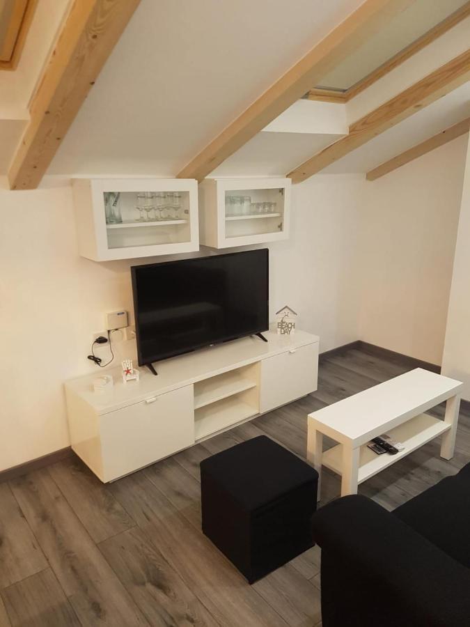 Apartments And Rooms Ivana Đảo Krk Ngoại thất bức ảnh